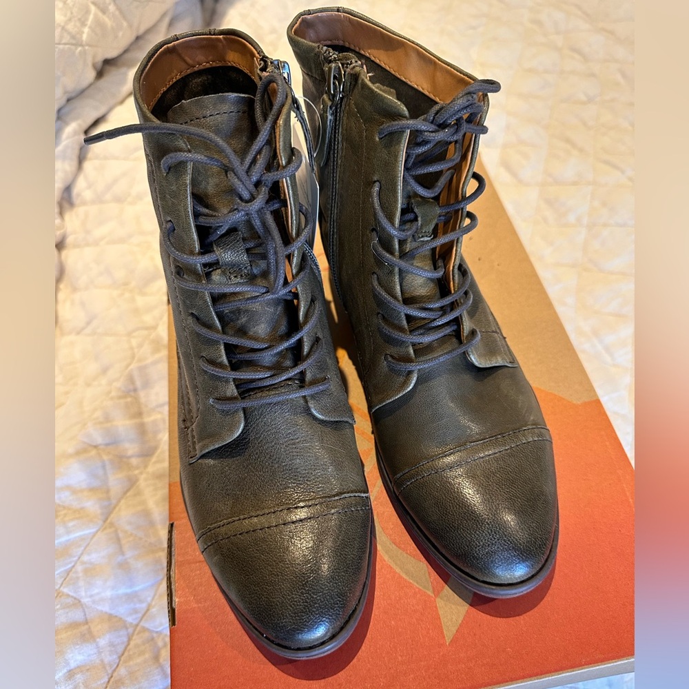 Comfortiva Boots